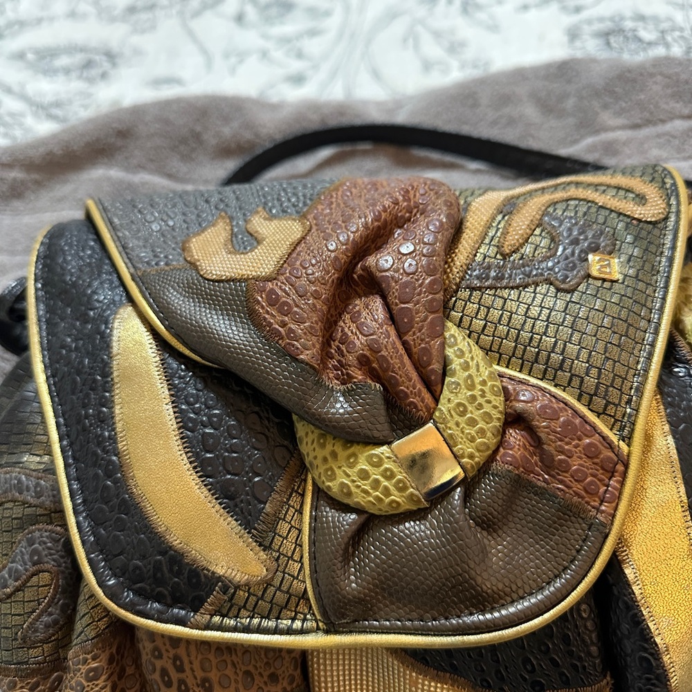 Elegant Gold and Brown Women's Shoulder Bag